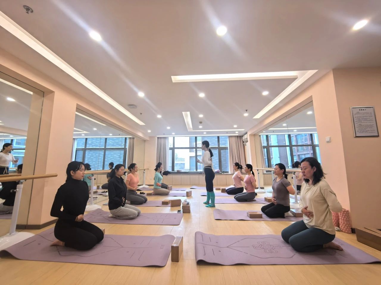 “瑜”悦身心，“伽”倍美丽——职工瑜伽兴趣小组开班啦！